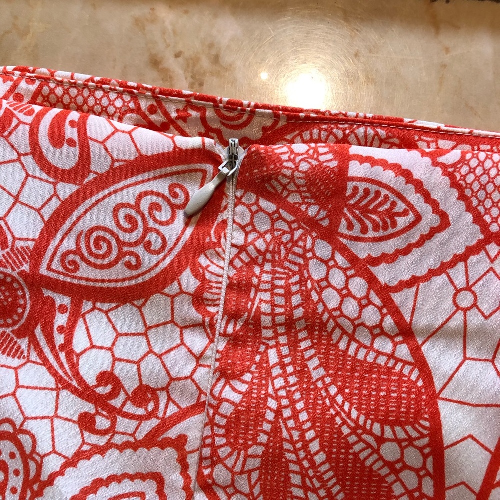 Pleated Side Deep Pocket Design - Picture 6 of 12